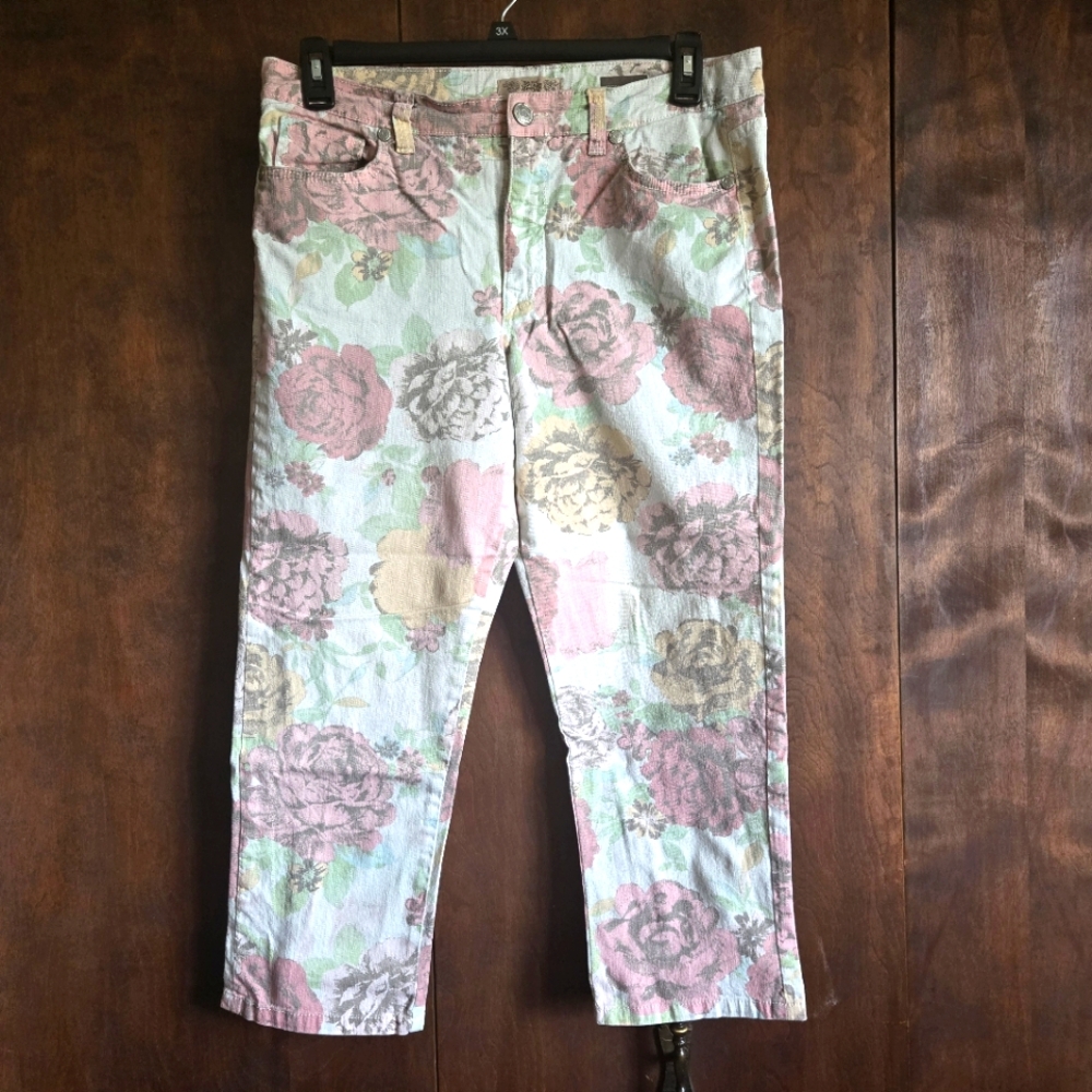 Nine West VA Floral Patterned Crop Pants, 12/31 (waist=17.25")